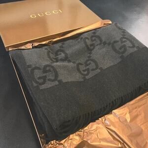 Gucci GG Monogram Throw Blanket Wool Cashmere Black Gray Italy 72x58 Box